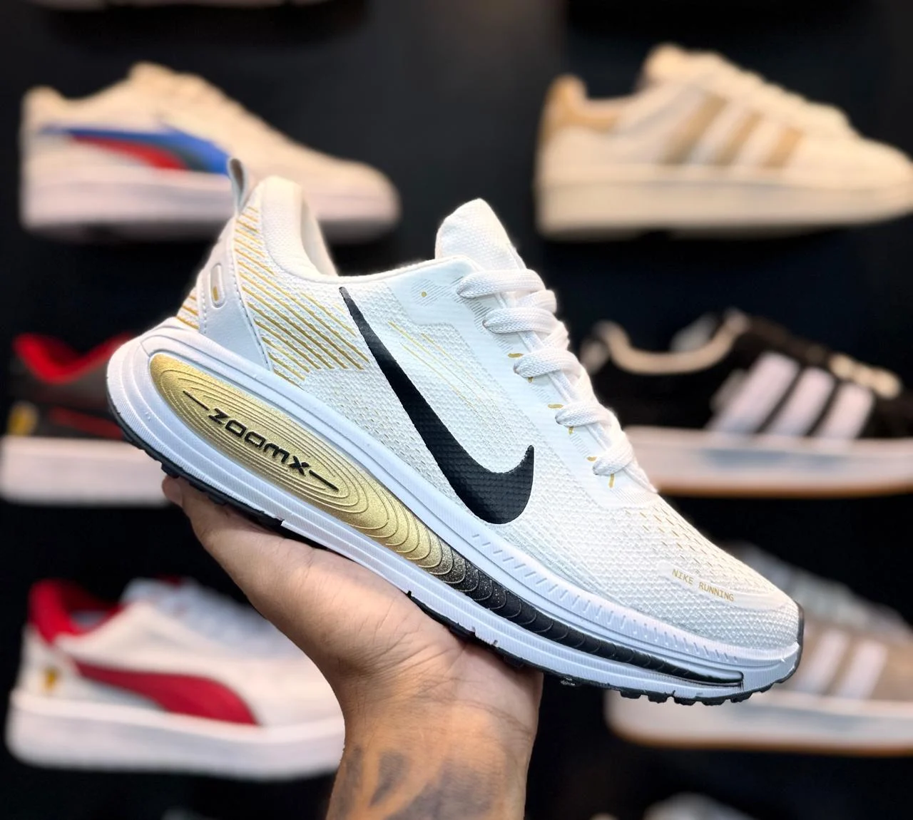 NIKE VOMERO